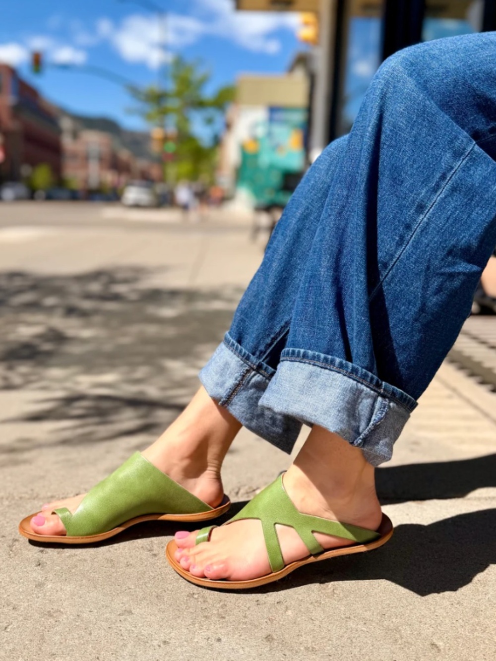 Cydwoq Stone Toe Ring Slide in BRMI (Kelly Green)
